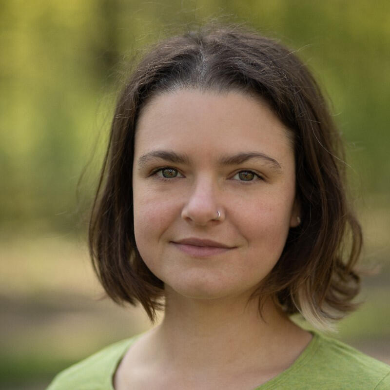 Lucy J Parry