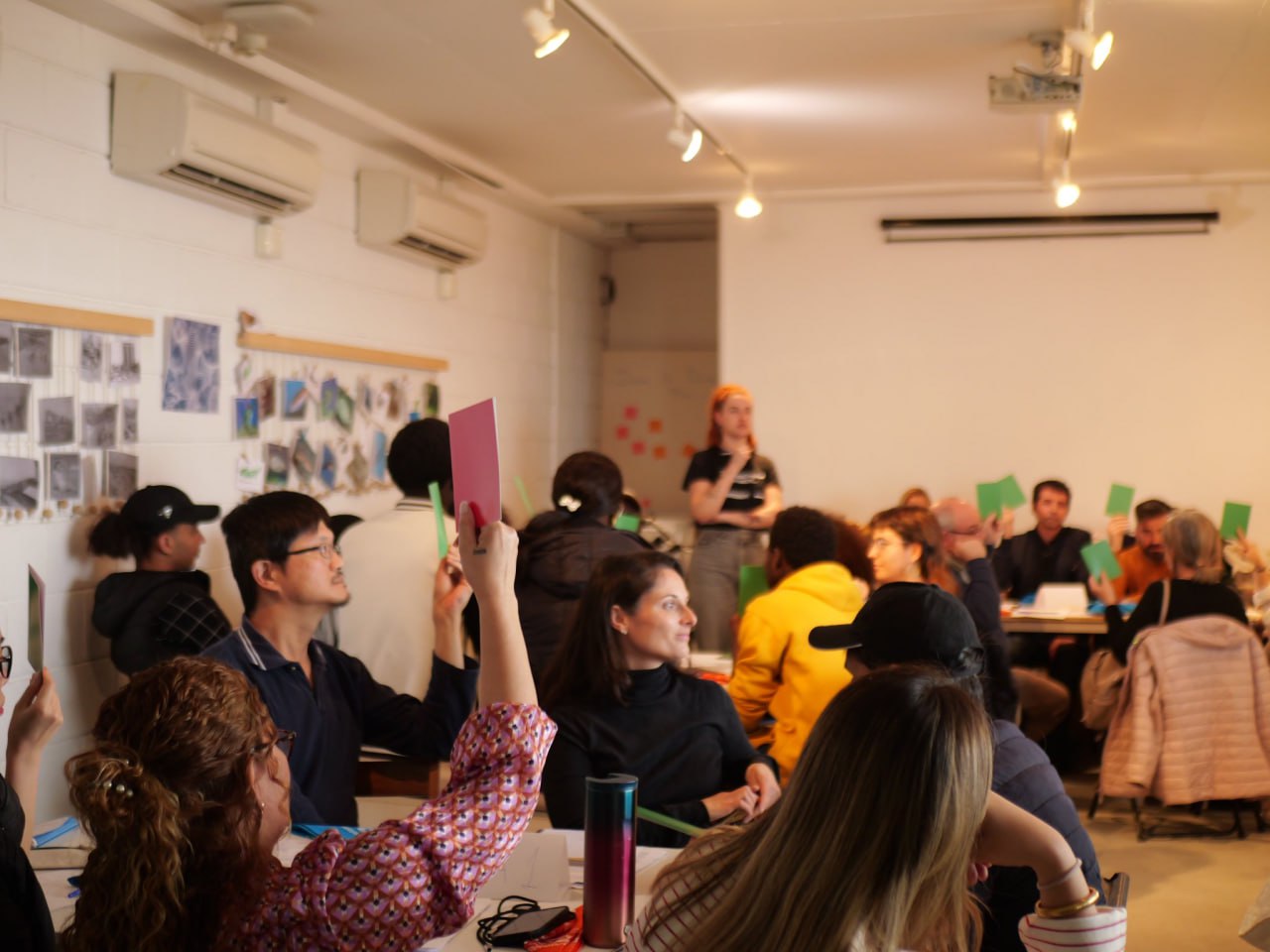Sesión preparatoria para el Diálogo Global sobre los Océanos, facilitada por Platoniq y Raons Públiques, organizada por Missions Publiques. Sesión preparatoria para el Diálogo Global sobre los Océanos, facilitada por Platoniq y Raons Públiques, organizada por Missions Publiques.